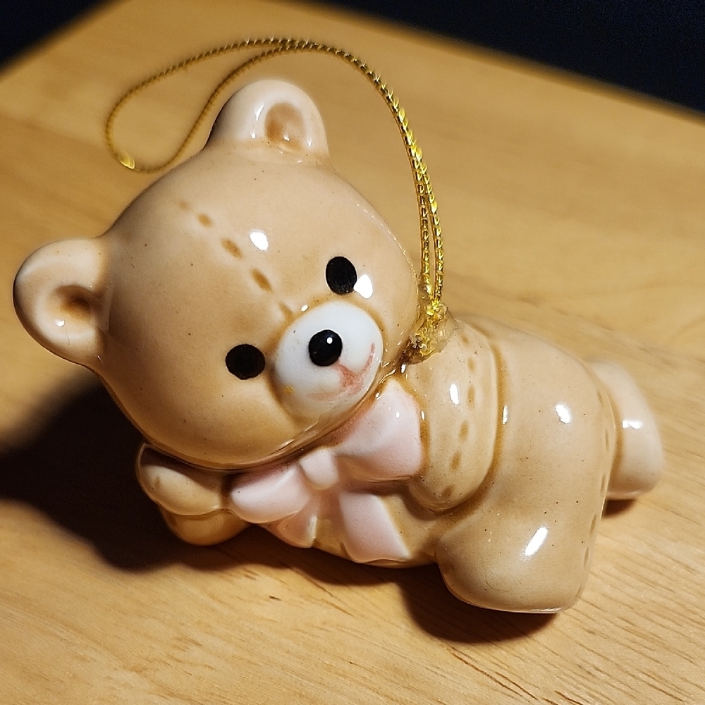 Vintage RUSS BERRIE 5550 Bear ornament. Made In Japan.